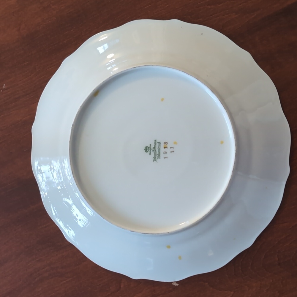 Decorative Plate - Picture 4 of 4